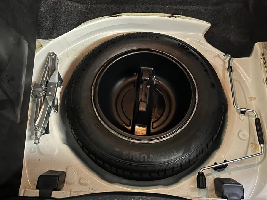 1992 Lexus LS 1st Gen - Image 12 of 14