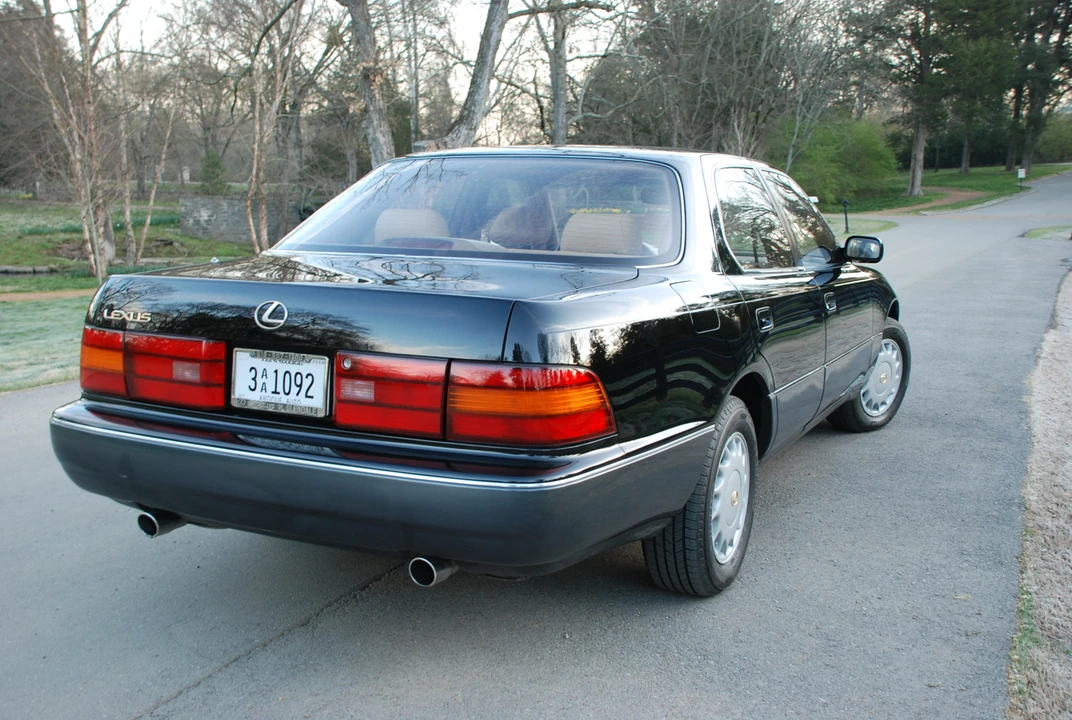 1992 Lexus LS 1st Gen - Image 19 of 31