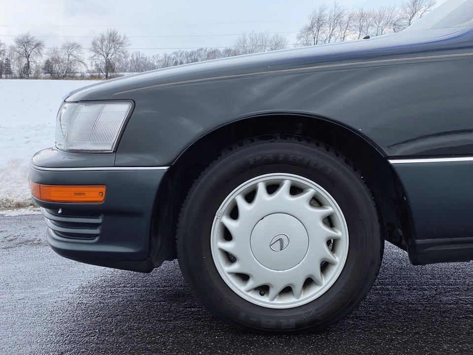 1992 Lexus LS 1st Gen - Image 17 of 31