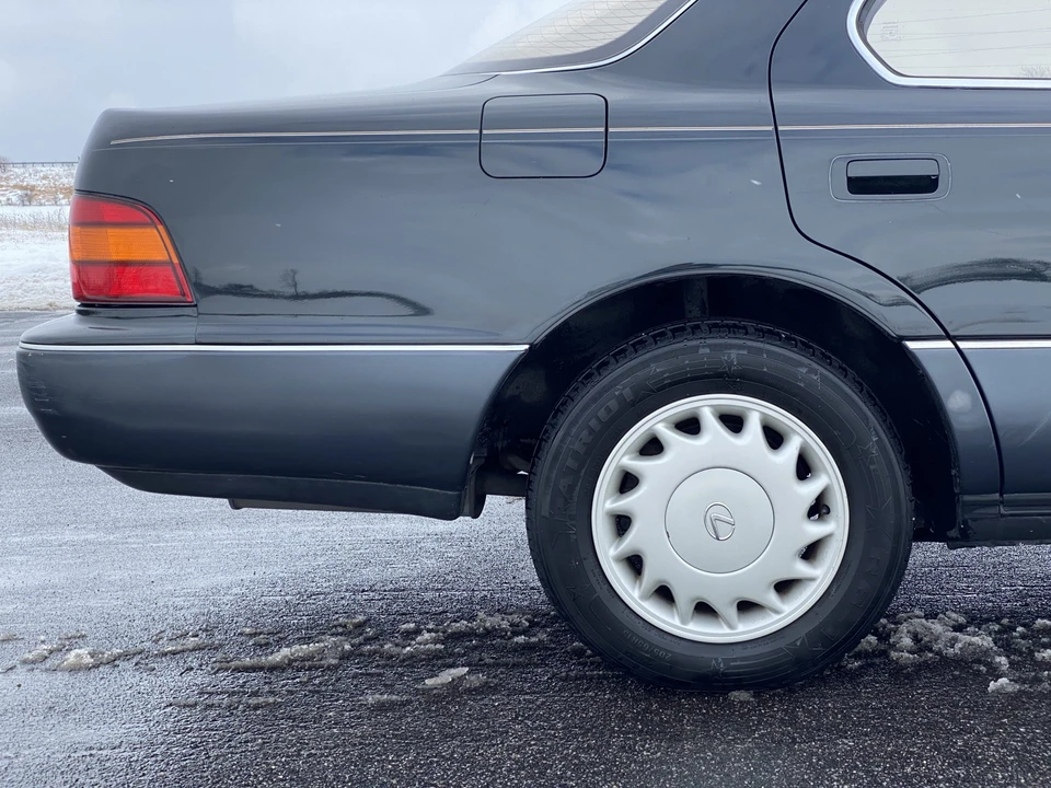1992 Lexus LS 1st Gen - Image 19 of 31