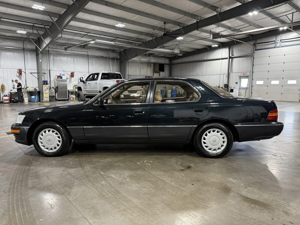 1992 Lexus LS 1st Gen - Image 13 of 31
