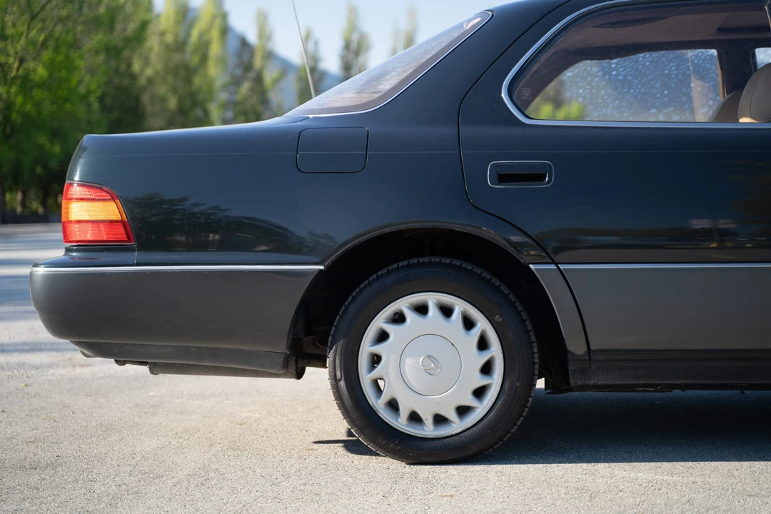1992 Lexus LS 1st Gen - Image 26 of 31