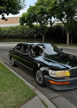 1992 Lexus LS400