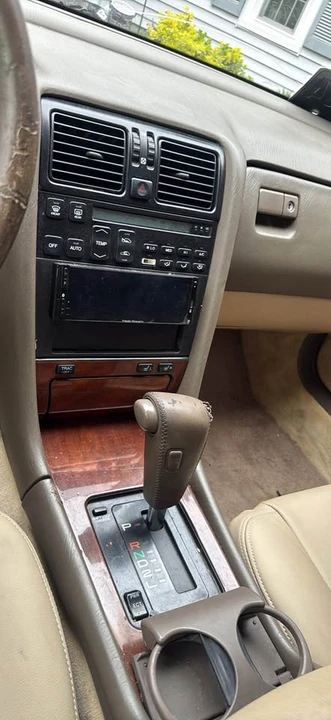 1992 Lexus LS 1st Gen - Image 7 of 8
