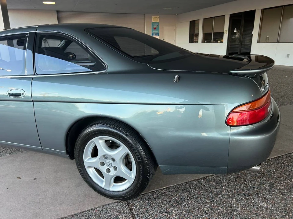 1992 Lexus SC400 - Image 11 of 16