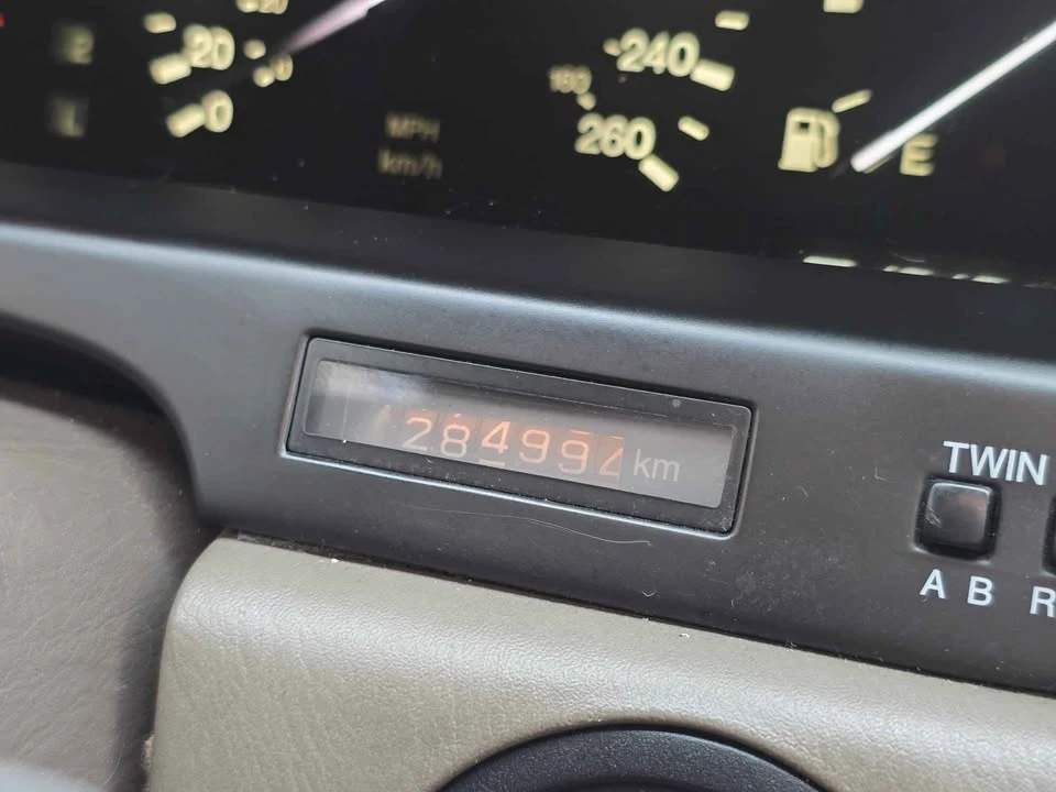 1992 Lexus LS 1st Gen - Image 9 of 10