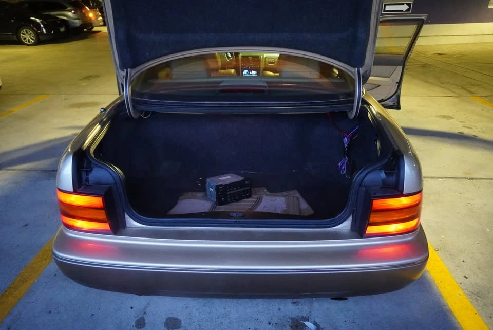 1992 Lexus LS 1st Gen - Image 12 of 15