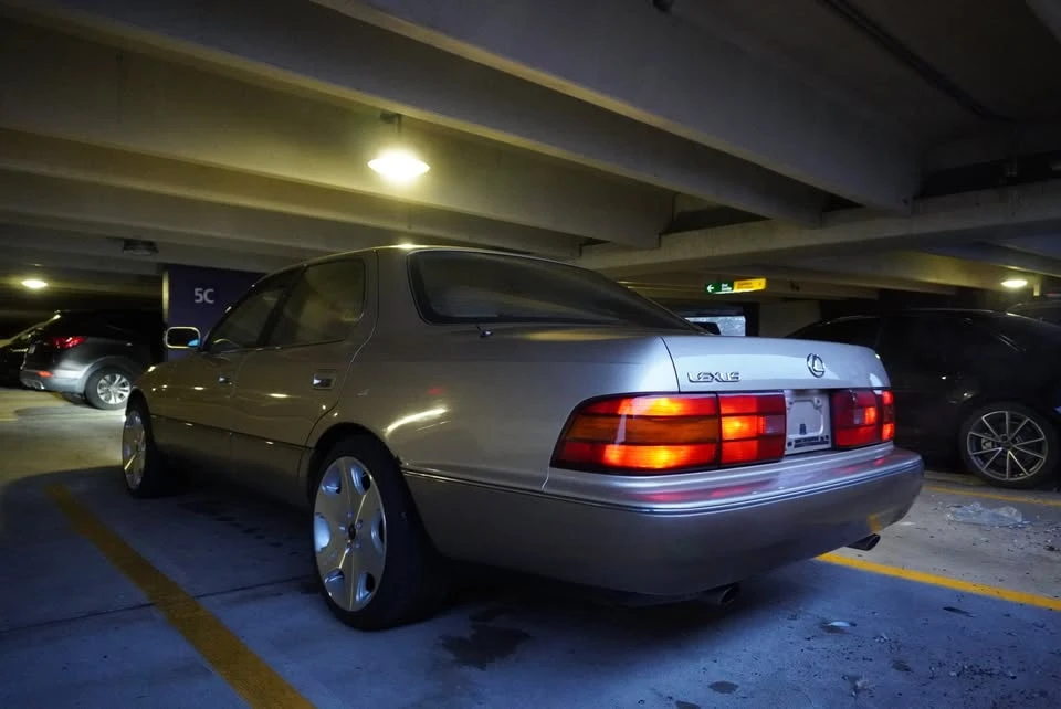 1992 Lexus LS 1st Gen - Image 11 of 15