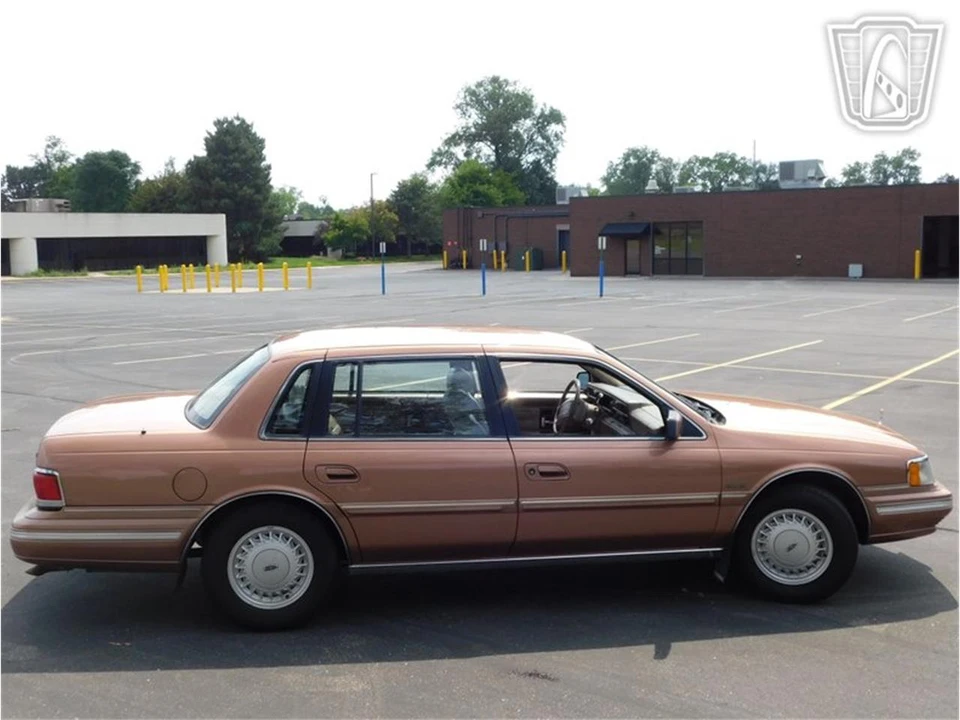 1992 Lincoln Continental 8th Gen - Image 21 of 31