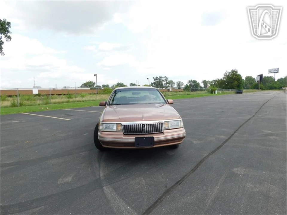 1992 Lincoln Continental 8th Gen - Image 26 of 31
