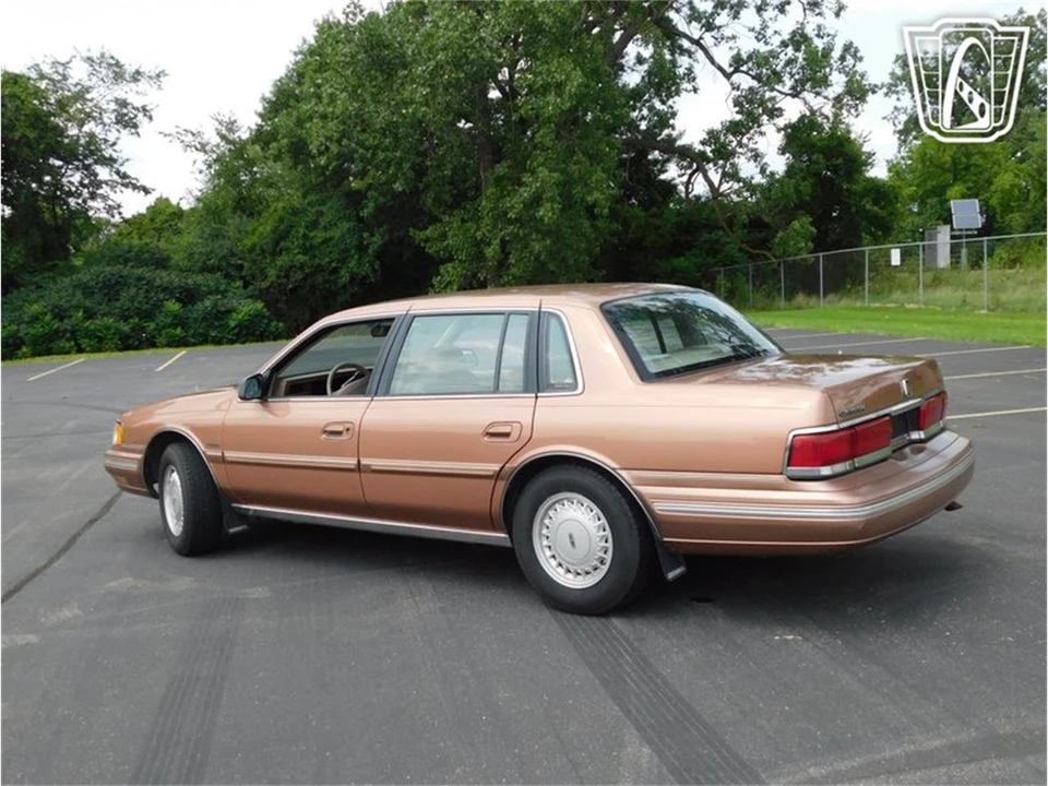 1992 Lincoln Continental 8th Gen - Image 11 of 31