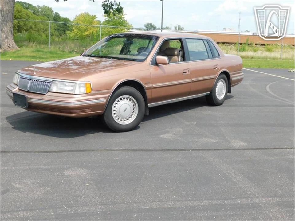1992 Lincoln Continental 8th Gen - Image 2 of 31