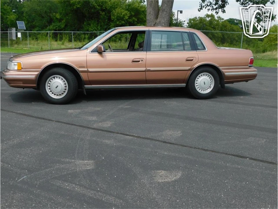 1992 Lincoln Continental 8th Gen - Image 7 of 31