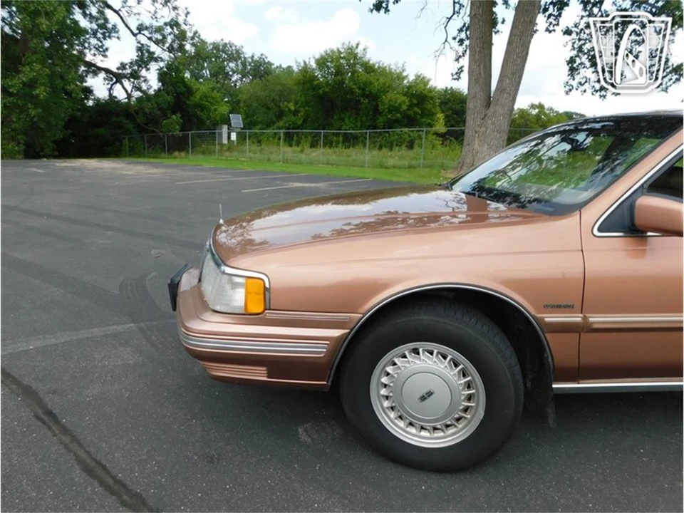 1992 Lincoln Continental 8th Gen - Image 28 of 31