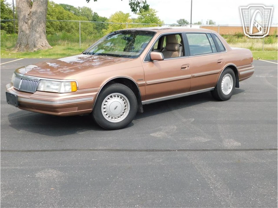 1992 Lincoln Continental 8th Gen - Image 3 of 31