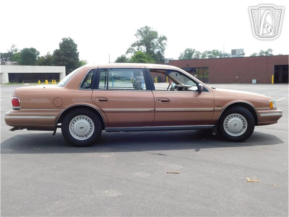1992 Lincoln Continental 8th Gen - Image 19 of 31