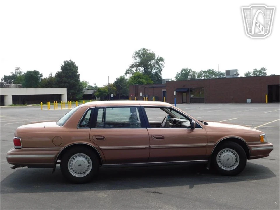 1992 Lincoln Continental 8th Gen - Image 20 of 31