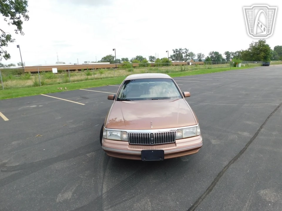 1992 Lincoln Continental 8th Gen - Image 28 of 31