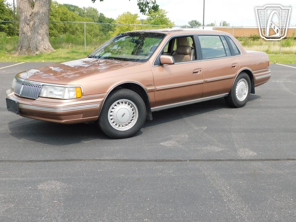 1992 Lincoln Continental 8th Gen - Image 4 of 31