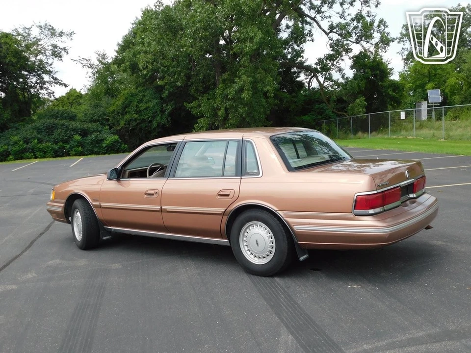 1992 Lincoln Continental 8th Gen - Image 12 of 31