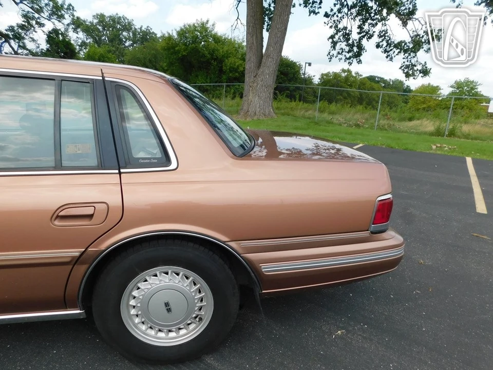 1992 Lincoln Continental 8th Gen - Image 31 of 31