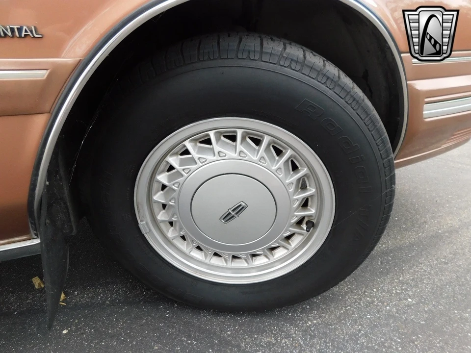 1992 Lincoln Continental 8th Gen - Image 7 of 21