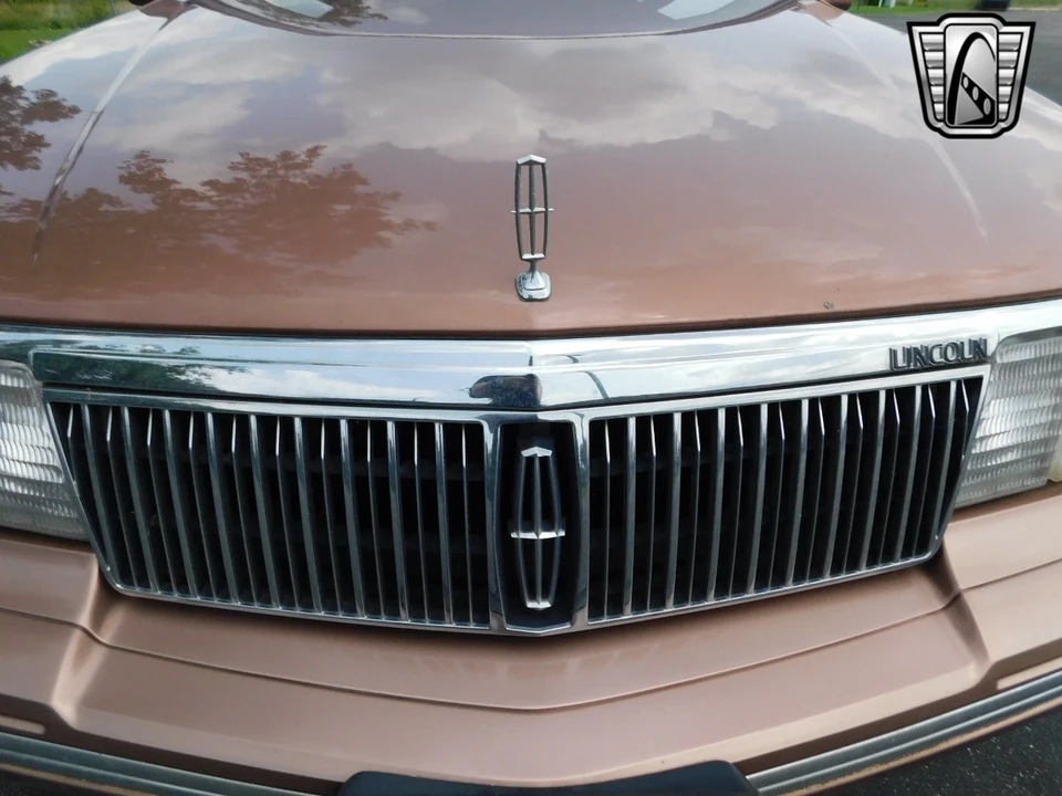 1992 Lincoln Continental 8th Gen - Image 9 of 21