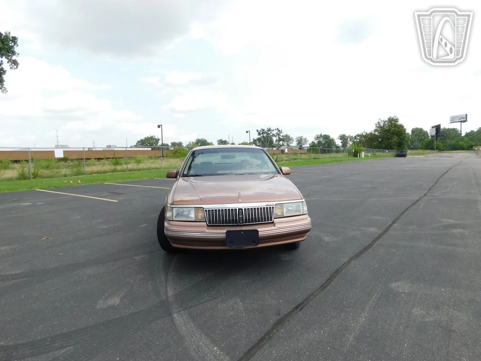 1992 Lincoln Continental 8th Gen - Image 27 of 31