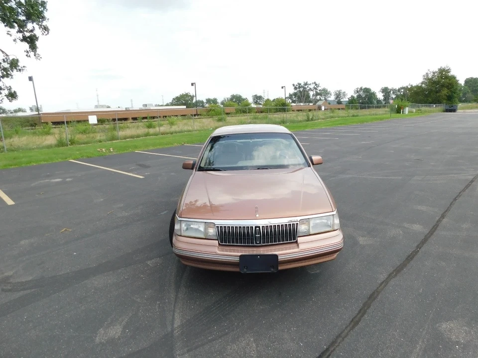 1992 Lincoln Continental 8th Gen - Image 5 of 21