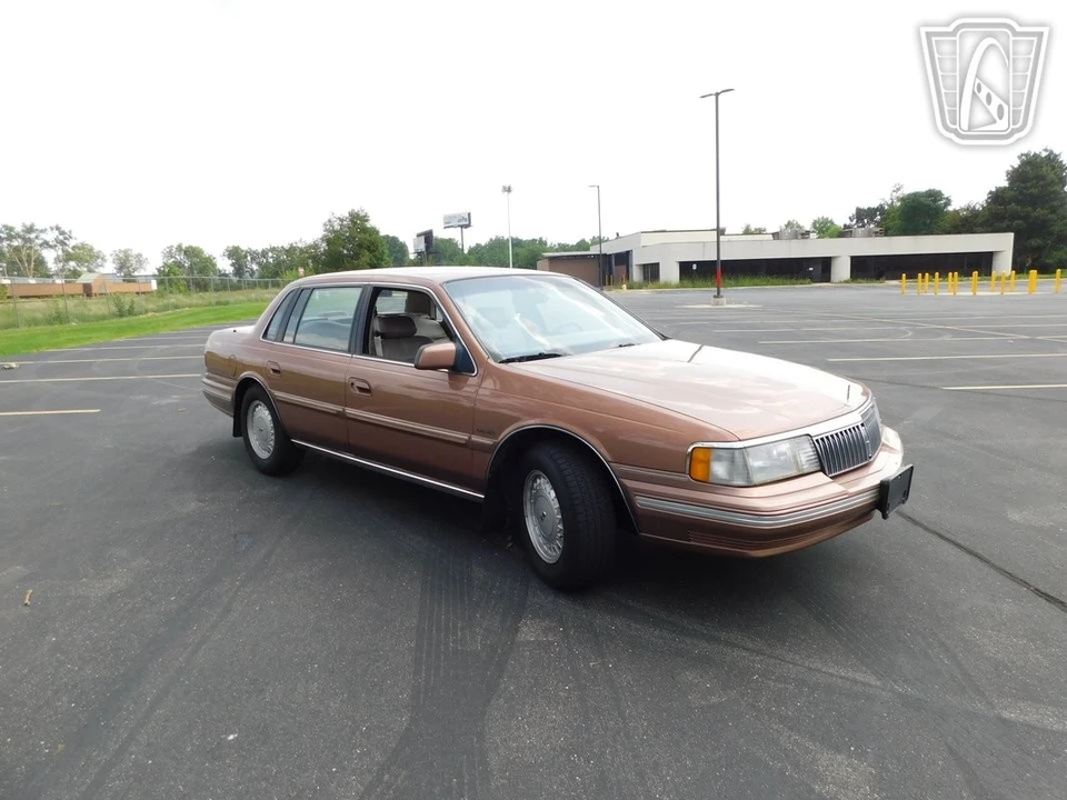 1992 Lincoln Continental 8th Gen - Image 24 of 31