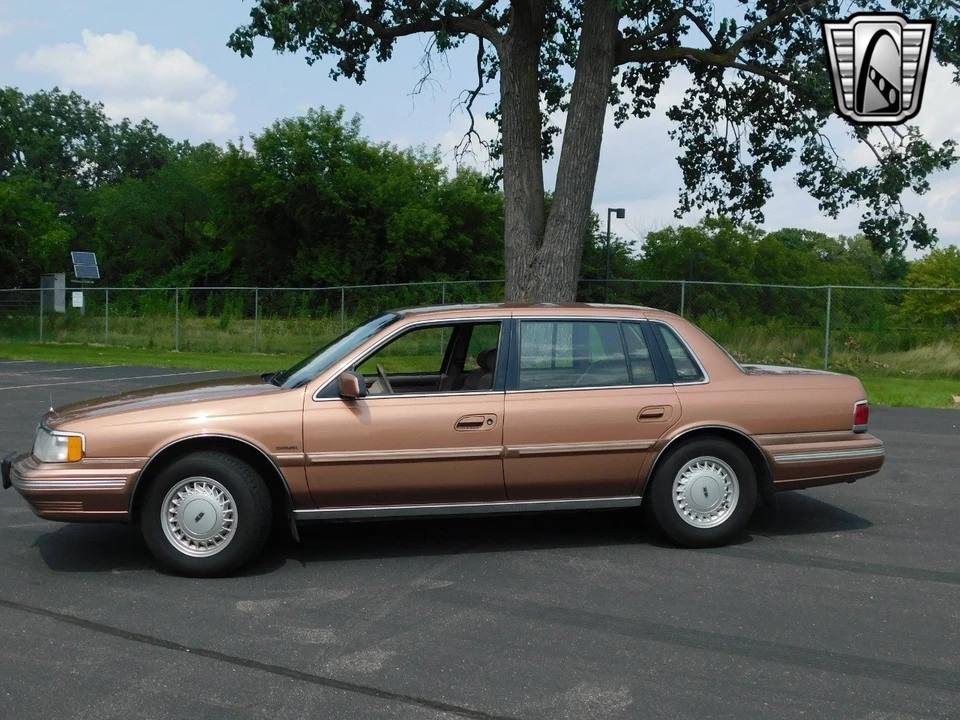 1992 Lincoln Continental 8th Gen - Image 3 of 21