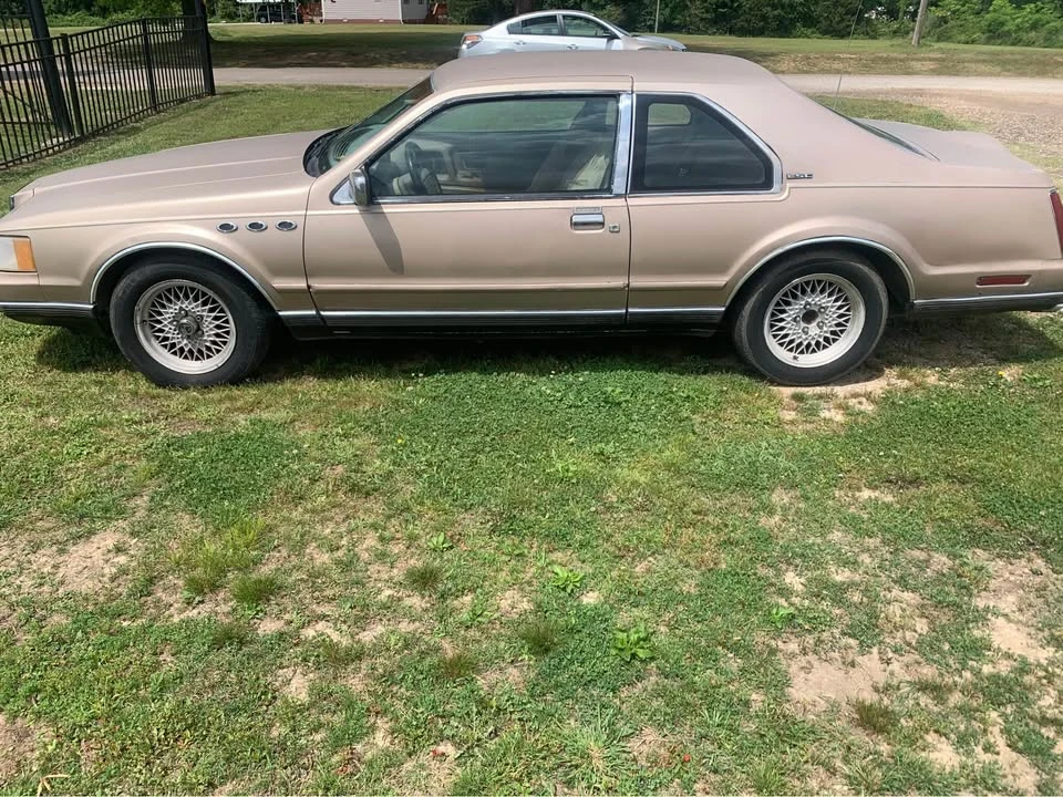 1992 Lincoln Continental 8th Gen - Image 3 of 5