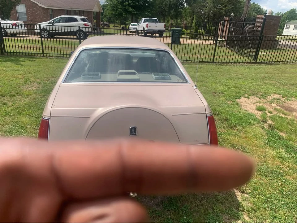 1992 Lincoln Continental 8th Gen - Image 5 of 5