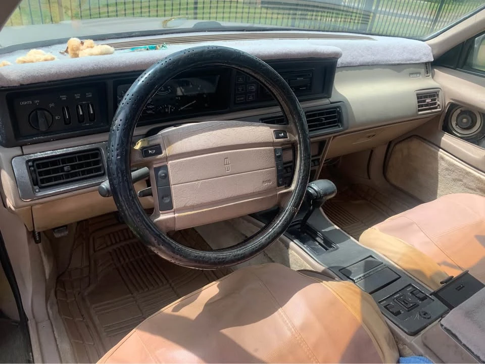 1992 Lincoln Continental 8th Gen - Image 4 of 5