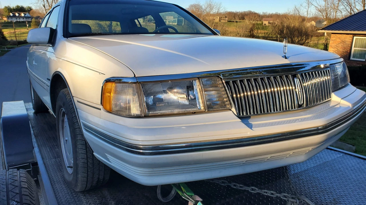 1992 Lincoln Continental 8th Gen - Image 23 of 31