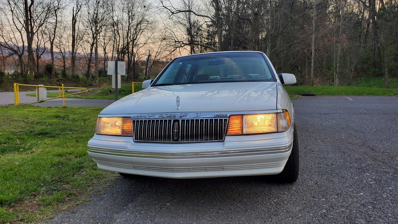 1992 Lincoln Continental 8th Gen - Image 27 of 31