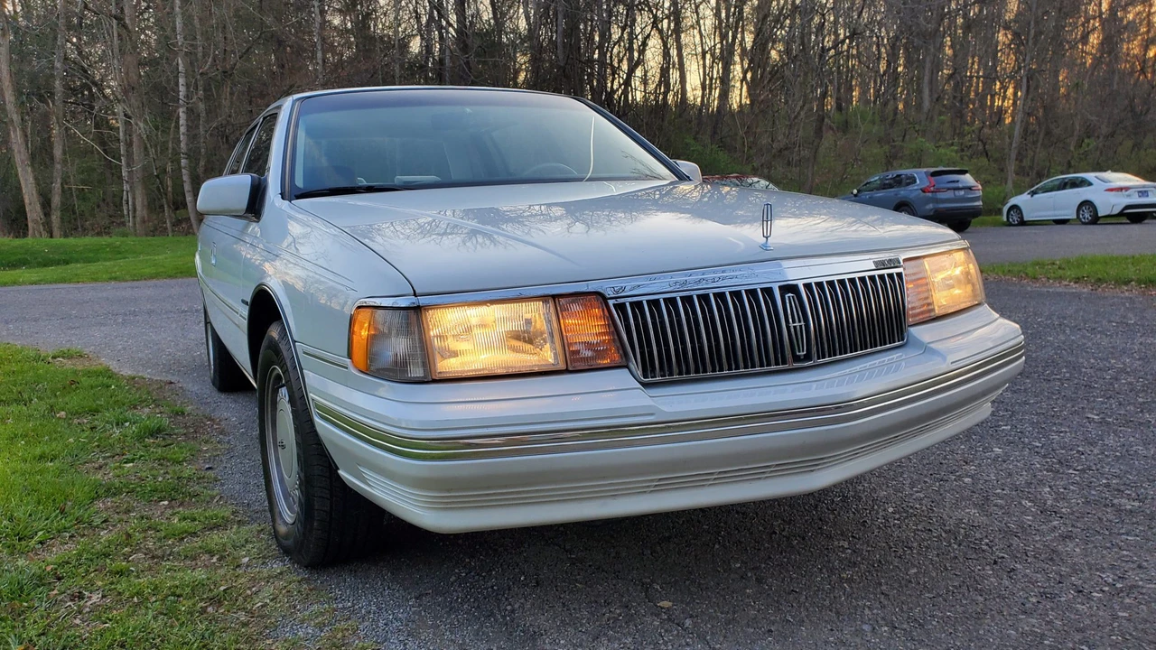 1992 Lincoln Continental 8th Gen - Image 26 of 31