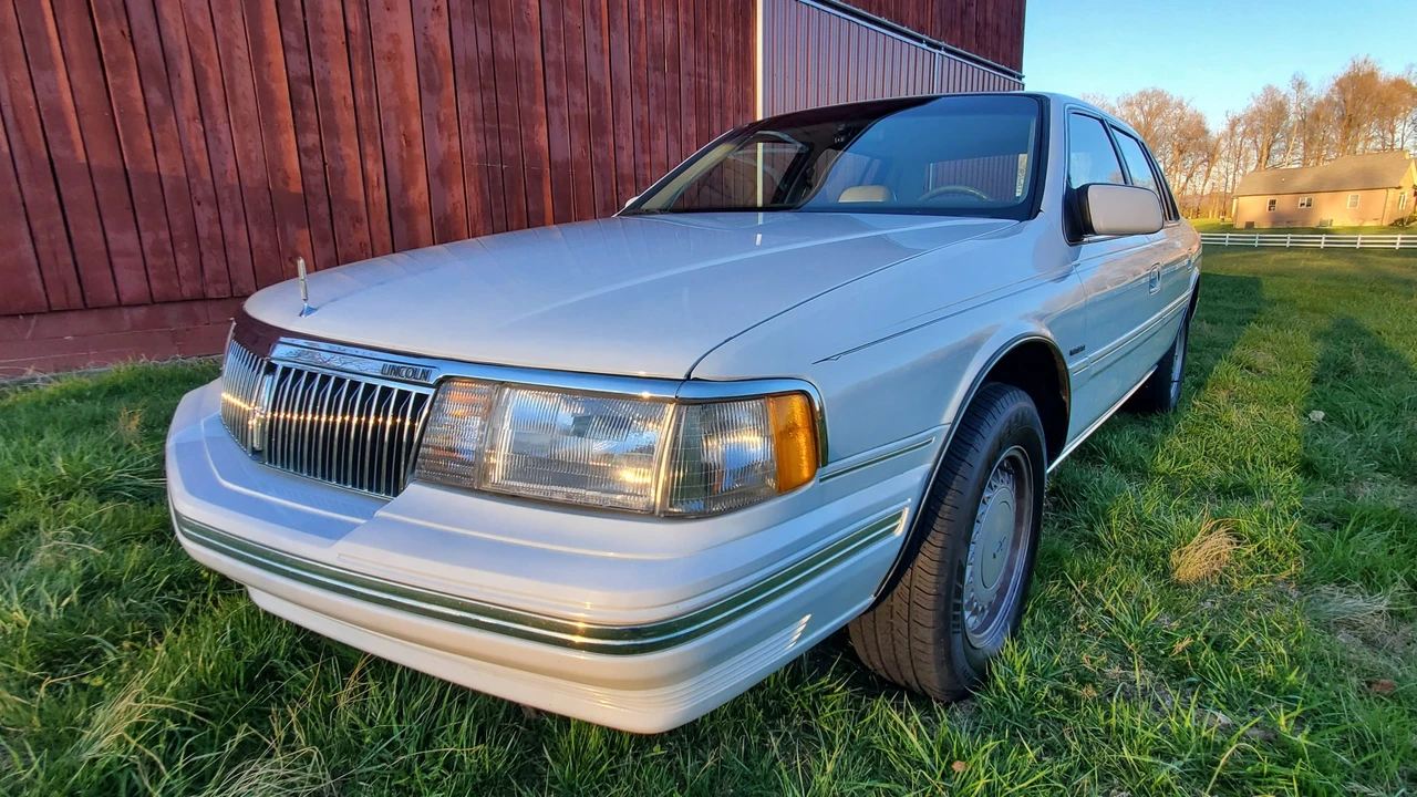 1992 Lincoln Continental 8th Gen - Image 6 of 31
