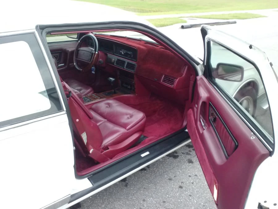 1992 Lincoln Continental Mark VII - Image 5 of 8