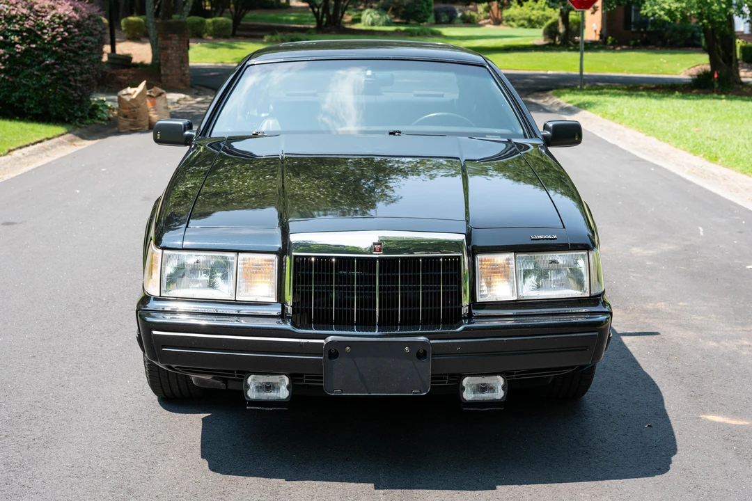 1992 Lincoln Continental Mark VII - Image 2 of 31