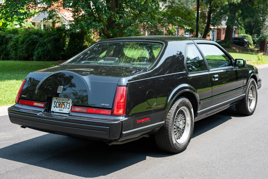 1992 Lincoln Continental Mark VII - Image 9 of 31
