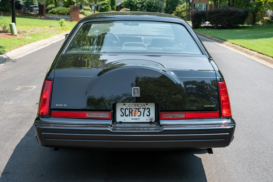 1992 Lincoln Continental Mark VII - Image 5 of 31