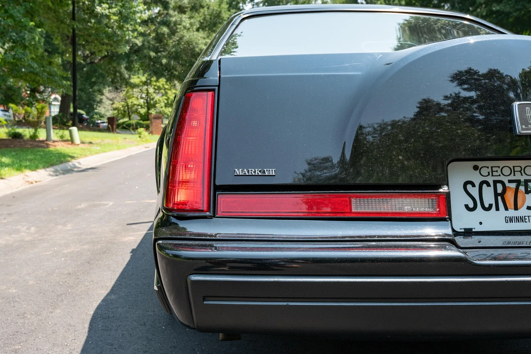 1992 Lincoln Continental Mark VII - Image 23 of 31