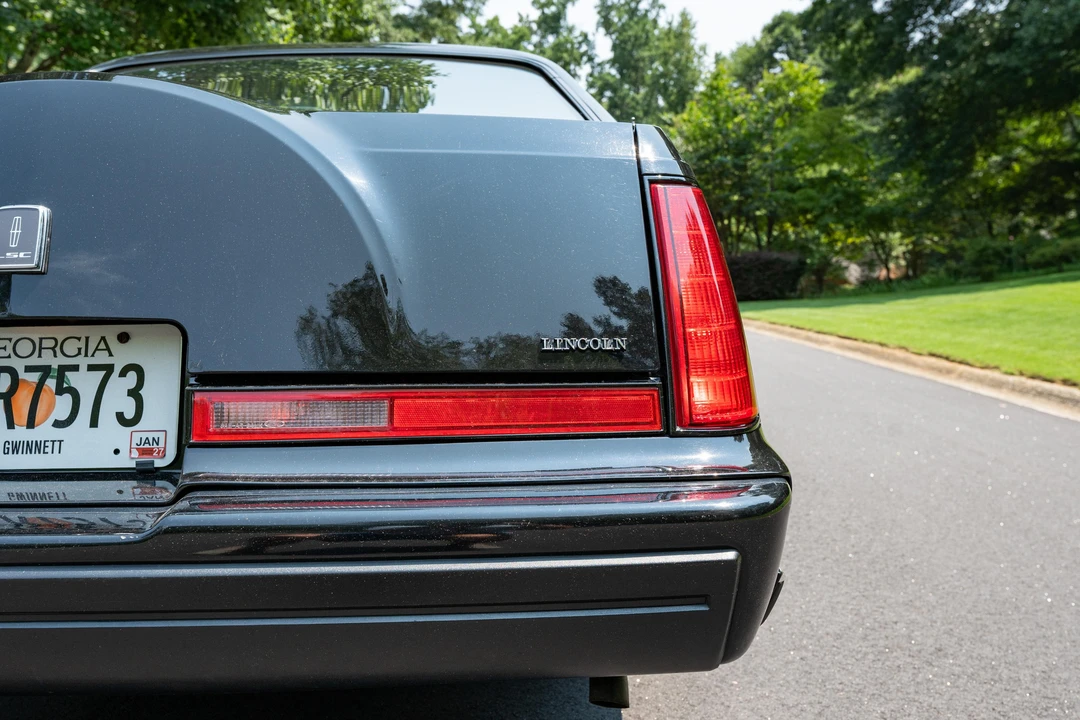 1992 Lincoln Continental Mark VII - Image 26 of 31