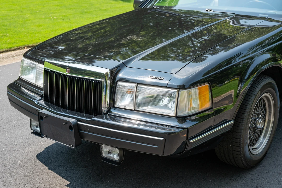 1992 Lincoln Continental Mark VII - Image 16 of 31