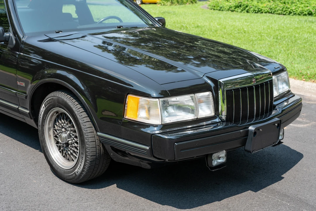 1992 Lincoln Continental Mark VII - Image 11 of 31