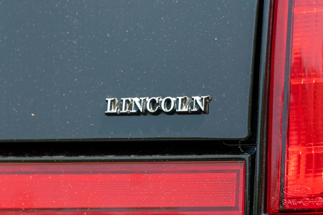 1992 Lincoln Continental Mark VII - Image 25 of 31