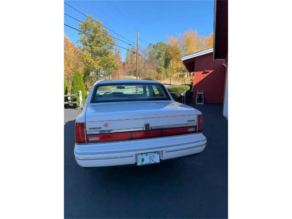 1992 Lincoln Town Car - Image 18 of 20