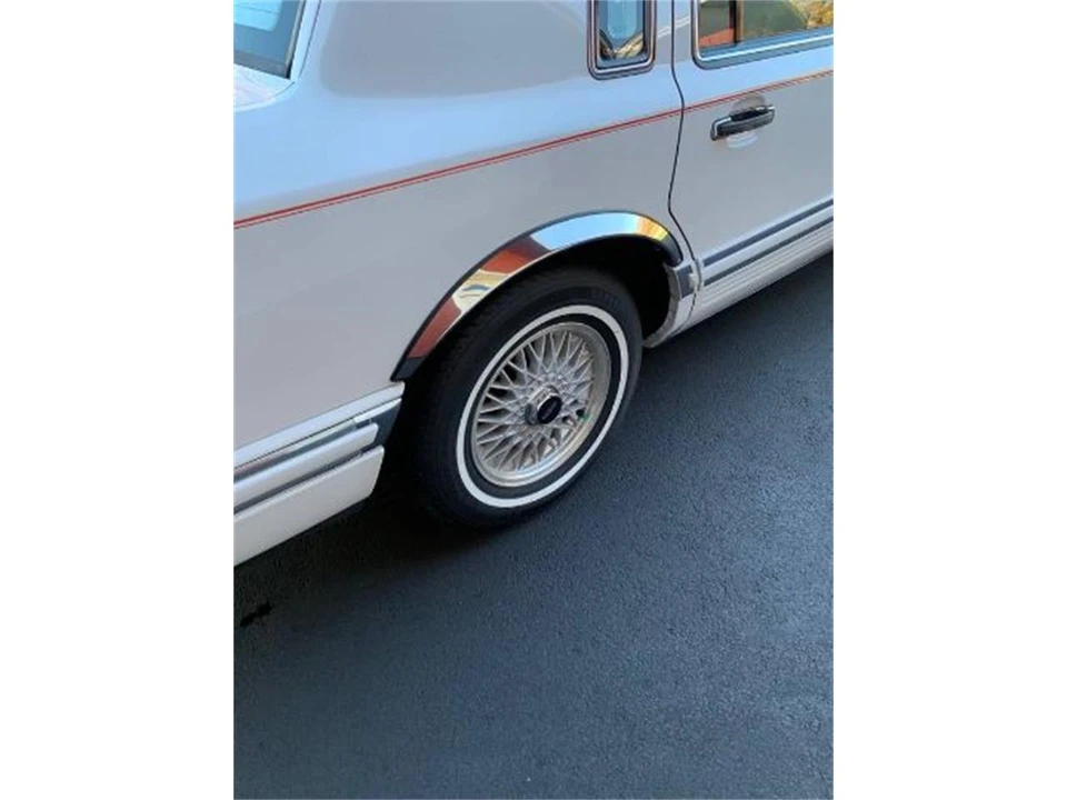 1992 Lincoln Town Car - Image 16 of 20