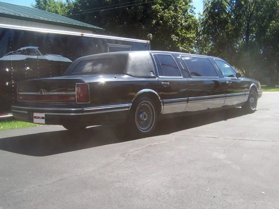 1992 Lincoln Town Car - Image 2 of 4
